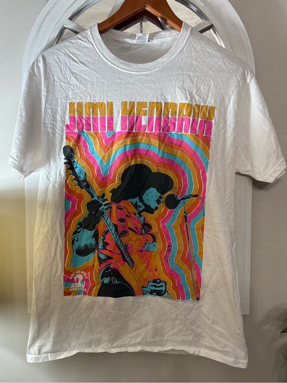 JIMI HENDRIX GROOVY 70s STYLE T SHIRT SZ m 100% COTTON